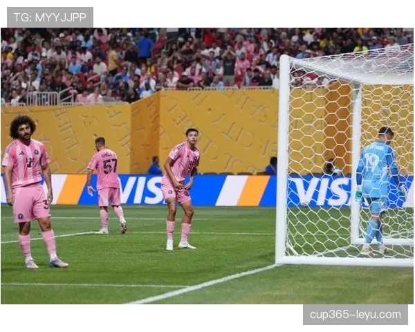 阿什拉夫任意球破门惊艳全场，助球队状态回升再夺胜利