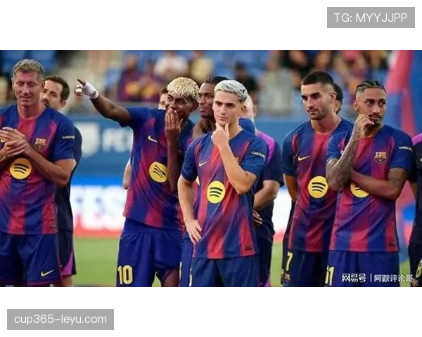 加维身披巴萨4号球衣，开启职业生涯崭新篇章