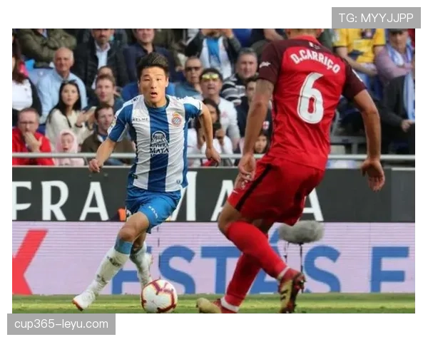 毕比利用挡拆提升组织效率，明显拉开与队友传球时差距